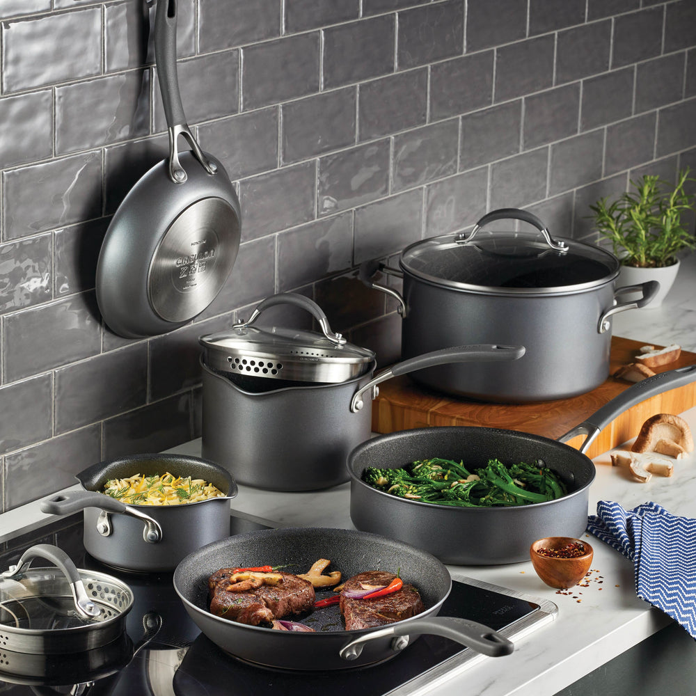 Circulon product image showing Circulon Aluminium benefits hotspot
